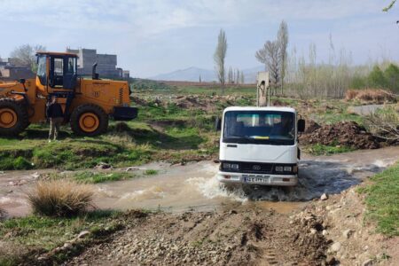 رفع مشکل بر روی شبکه اصلی آب شرب شهر شاهین دژ