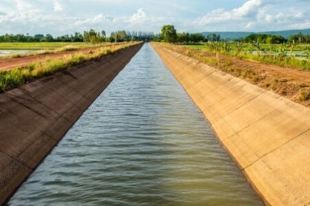 اجرای ۸ هزار هکتار شبکه آبیاری با مشارکت کشاورزان و سرمایه‌گذاران