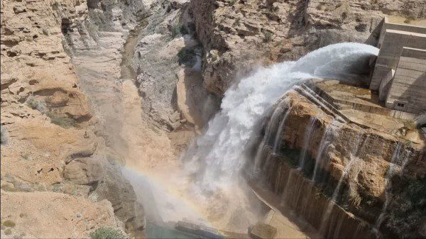 تعمیرات اساسی تجهیزات هیدرومکانیکال سد رییسعلی دلواری انجام شد