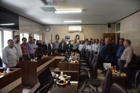 مدیرعامل آب منطقه اصفهان با جمعی از همکاران دیدار کرد