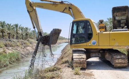 لایروبی زهکش های شبکه آبیاری دشتستان پیشرفت مطلوبی دارد