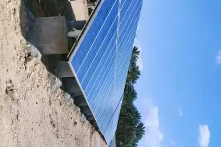 آغاز به کار نیروگاه بزرگ خورشیدی در جهرم فارس