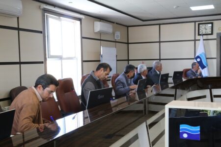 جلسه مدیرعامل آب منطقه‌ای کرمان با بهره‌برداران منابع آب