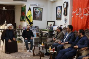 دیدار معاون برنامه ریزی وزارت نیرو و مدیر عامل آبفای استان با خانواده شهید زاهدی