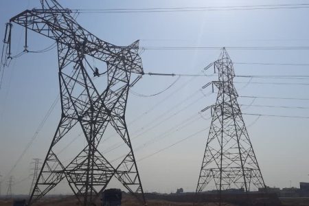 بهبود شبکه برق ۴۰۰ کیلوولت غرب اهواز با تعویض زنجیر مقره‌های کششی ‎