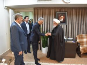 دیدار مدیران عامل صنعت آب و برق استان کرمانشاه با امام جمعه