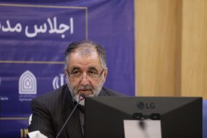 کاهش ذخیره آب به پایداری سد زاینده رود آسیب می‌زند