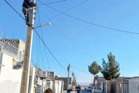 شبکه برق رسانی روستای علاء در شهرستان سمنان بهسازی شد