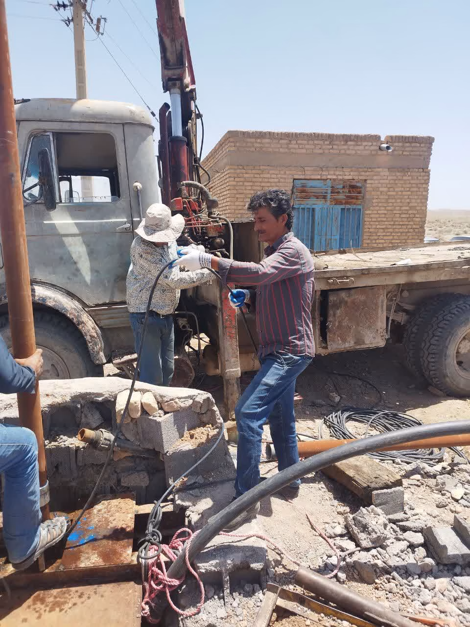 آبرسانی پایدار برای پنج روستای شهرستان خاتم با بهسازی چاه سیاهویه