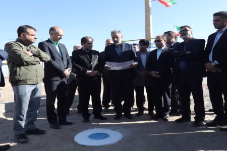 اجرای خط آبرسانی نهضت ملی مسکن شهرک پردیس نارین میبد در دهه فجر