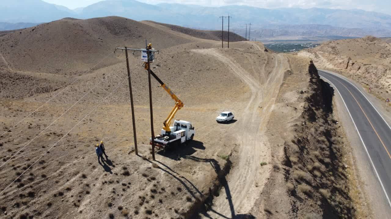 اصلاح ۵ کیلومتر از شبکه برق شهرستان طارم