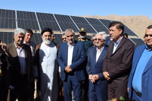 افتتاح فاز نخست نیروگاه 200 کیلوواتی خورشیدی در اسفراین