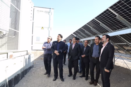 بازدید از نیروگاه خورشیدی میان‌دره