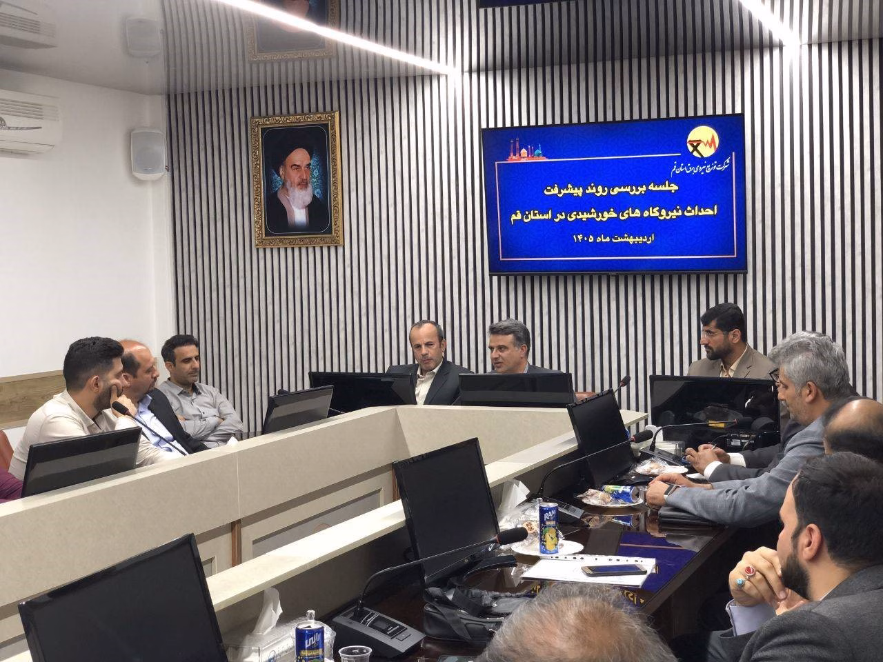 بازدید از پروژه‌های نیروگاه خورشیدی در قم