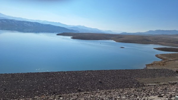 بازدید استاندار قزوین از طرح های توسعه منابع آب در شهرستان تاکستان