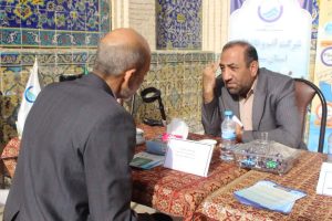 برپایی میز خدمت شرکتهای آب و آبفا در نماز جمعه سمنان