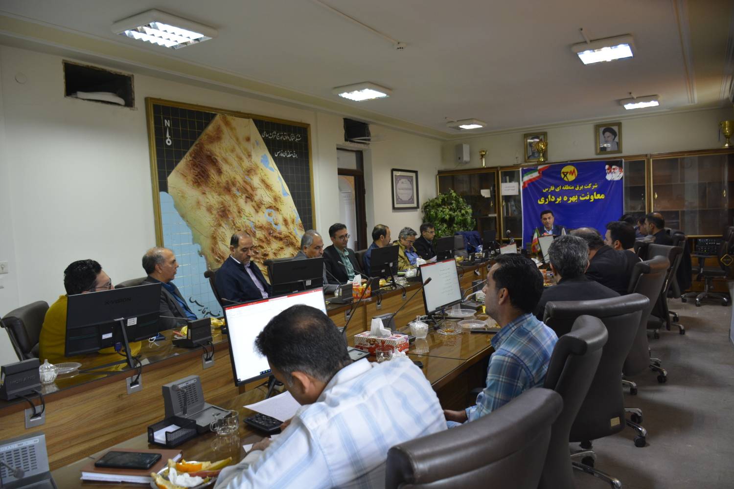 برگزاری مستمر جلسات بهبود بهره‌برداری به منظور تأمین برق پایدار در استان‌های فارس و بوشهر