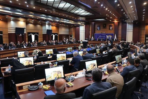 تجلیل از کارگران نمونه استان مرکزی