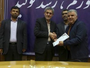 تقدیر استاندار فارس از مدیر روابط عمومی شرکت آبفا استان فارس