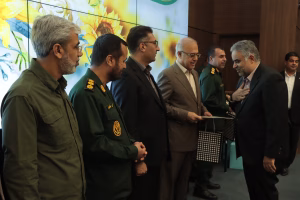 تقدیر استاندار هرمزگان از مدیرعامل شرکت برق منطقه ای هرمزگان در همایش بسیج ادارات استان