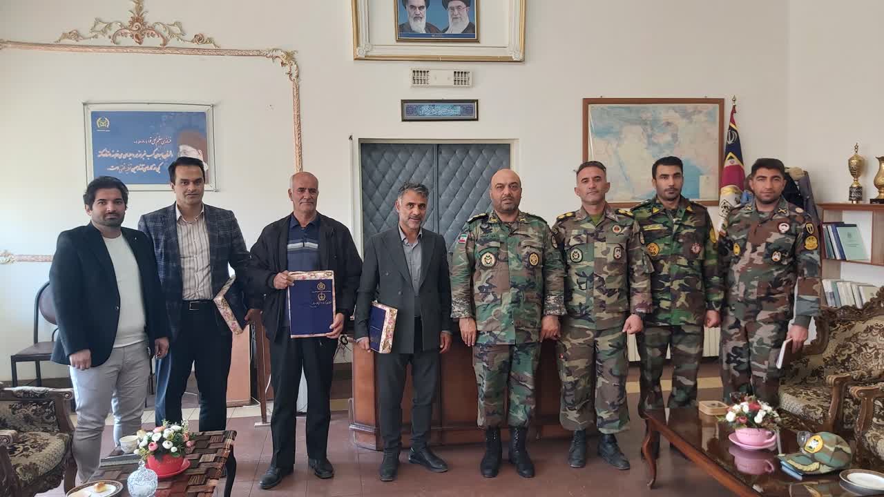 تقدیر فرمانده گروه11توپخانه نزاجاازمدیرعامل شرکت آب وفاضلاب مراغه