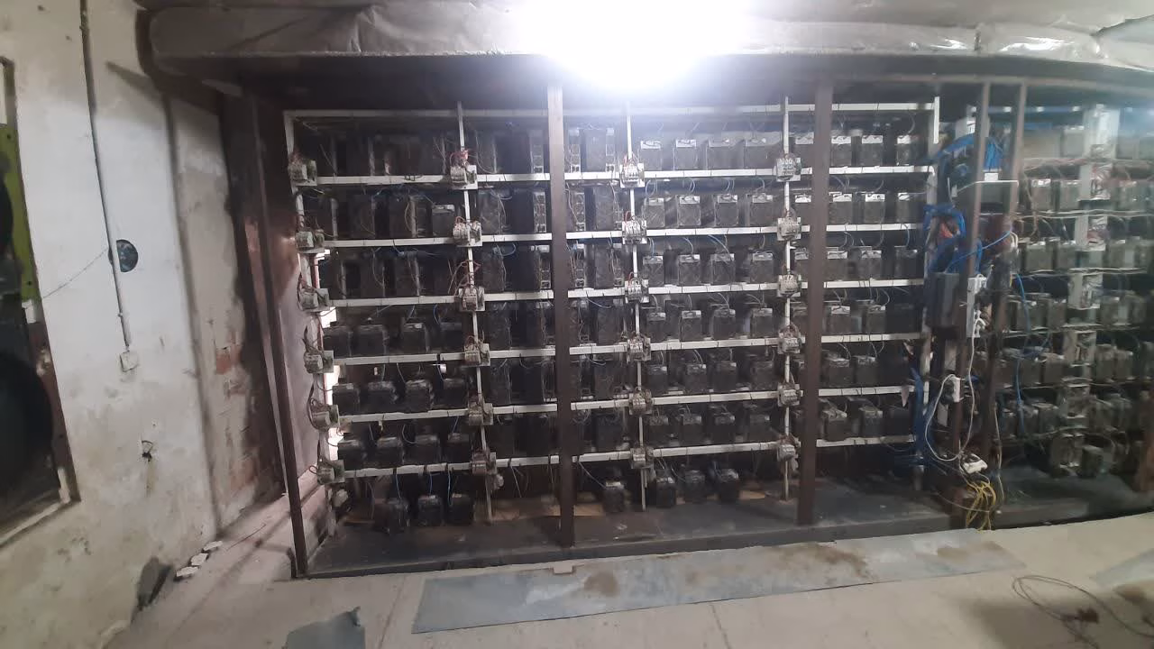 جمع آوری 161 دستگاه ماینر غیر مجاز در شهرک صنعتی اردبیل