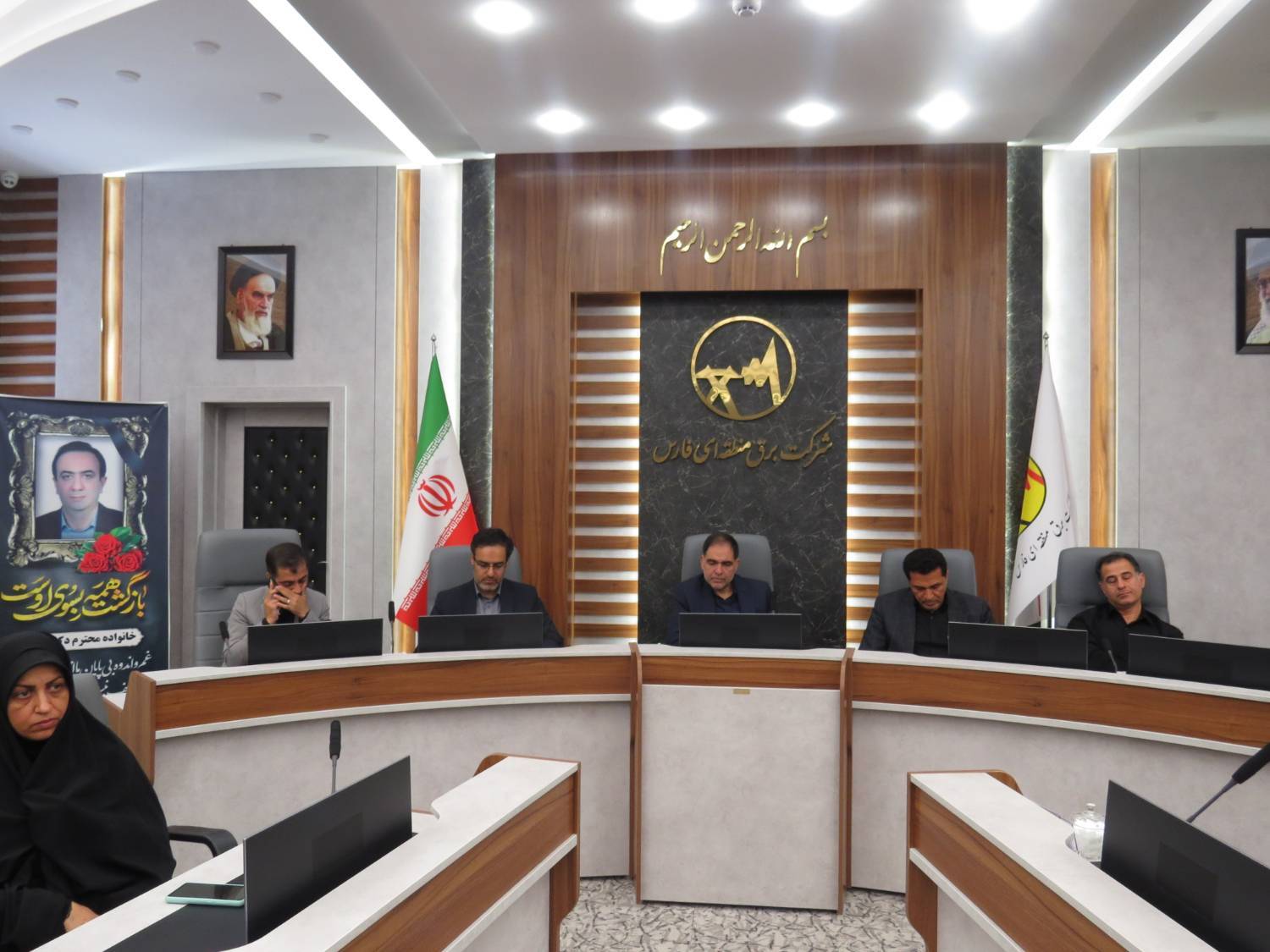 حضور مسئولان ارشد توانیر در شیراز برای ادای احترام به دو همکار فقید شرکت برق منطقه ای فارس