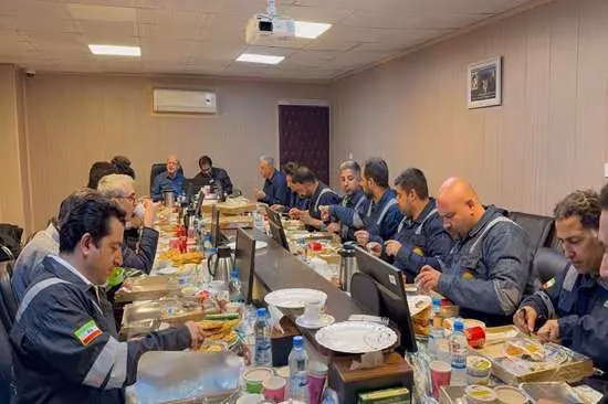 حضور معاون هماهنگی توزیع توانیر در مراسم افطار خادمان برق پایتخت