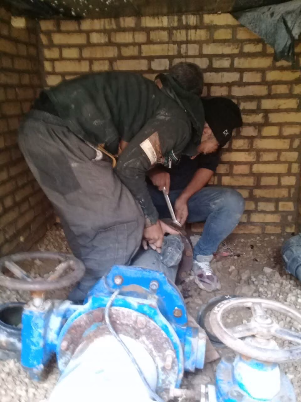 رفع شکستگی در خط انتقال آب روستای ارکان