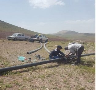 اصلاح و توسعه شبکه توزیع و خطوط انتقال آب روستاهای زرندیه با کمک دهیاری ها و خیرین