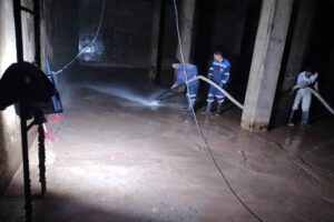 شستشوی مخزن ذخیره آب شرب عبدآباد شهر فردوسیه شهرستان شهریار