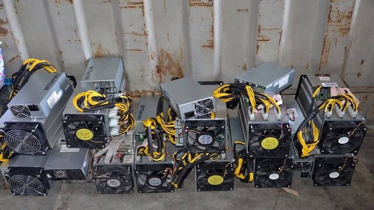 ضبط ۱۴ دستگاه ماینر در دورود