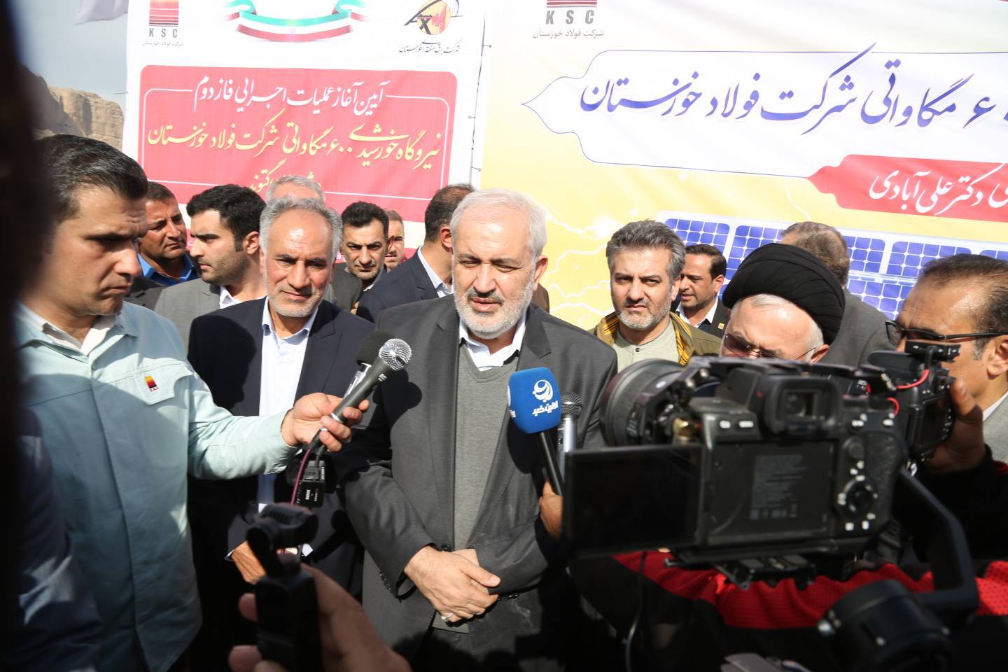 عملیات اجرایی احداث نیروگاه ۲۰۰ مگاواتی در گتوند با حضور وزیر نیرو