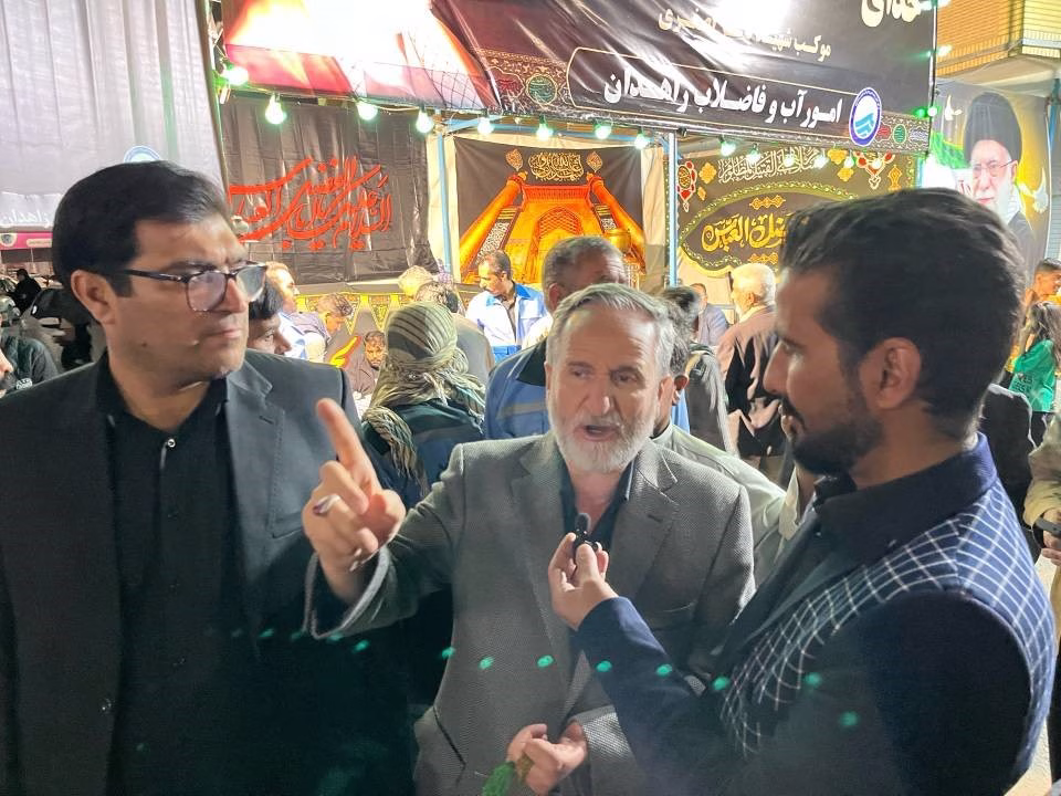 معاون استاندار در بازدید از موکب آبفای زاهدان