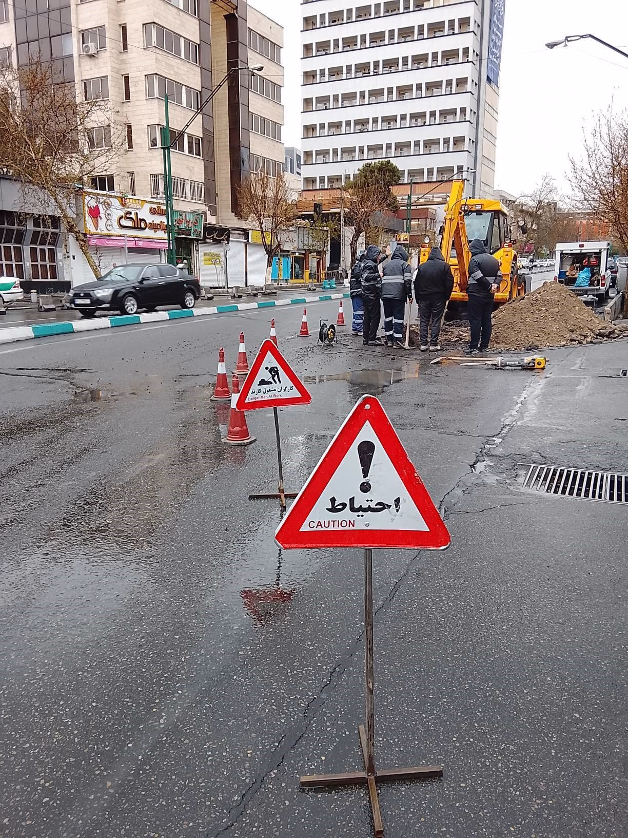 پیگیری ناحیه باغ صبا برای رفع نشتی در مترو بهار شیراز