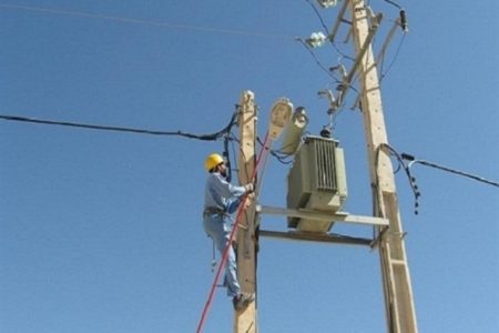 احداث ۹۰۰ متر شبکه فشار متوسط هوایی در مریوان